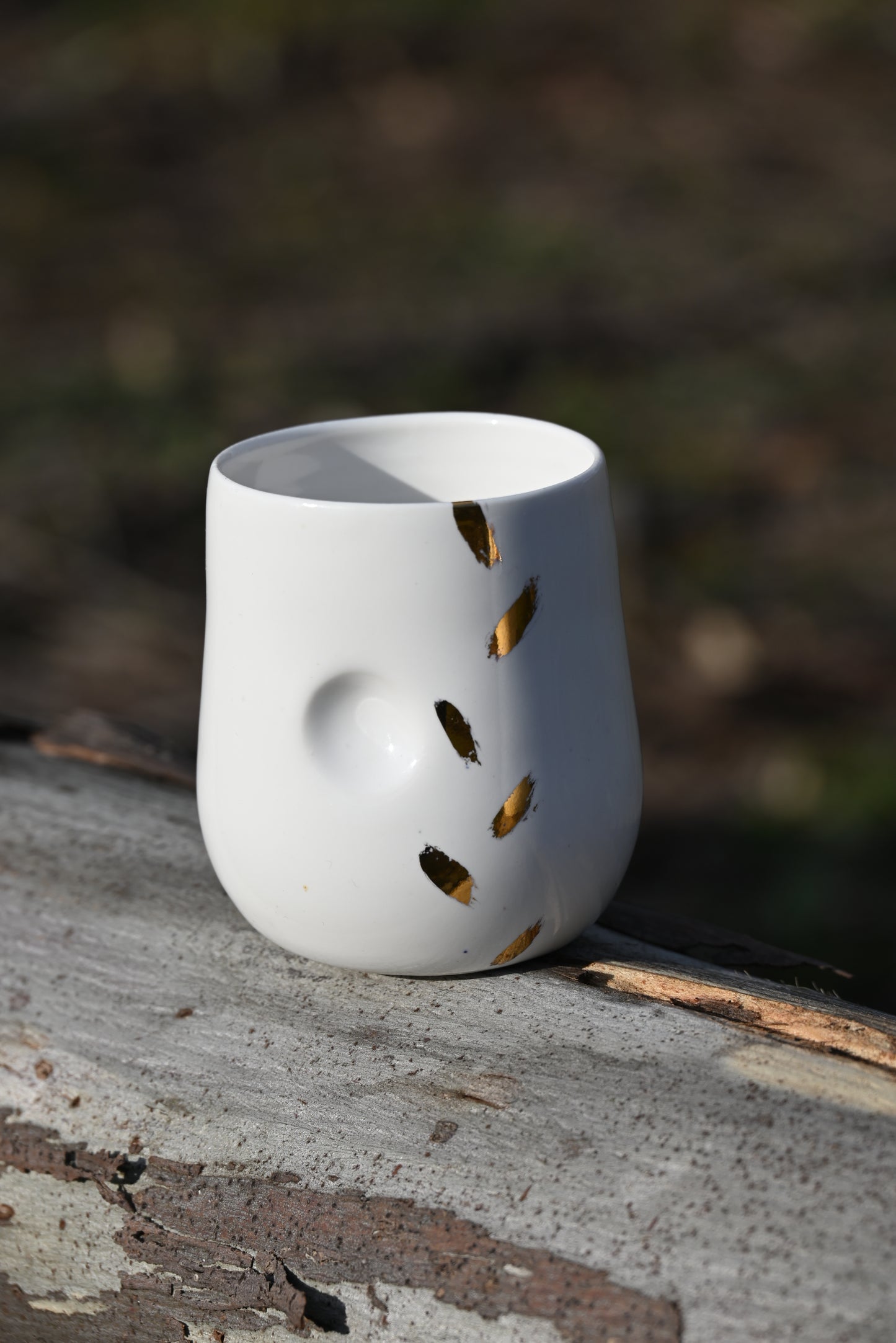 Porcelain Gold Thumb Mug
