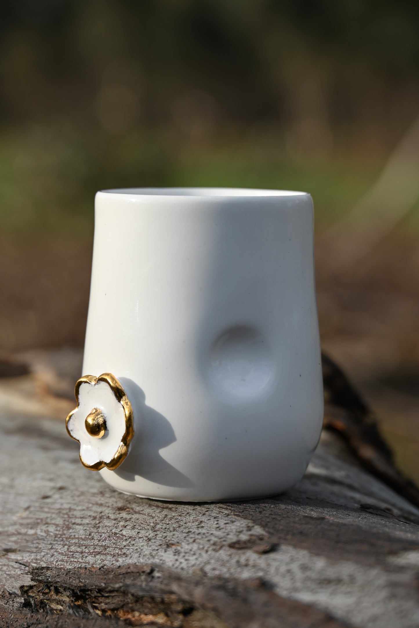Porcelain Gold Flowers Thumb Mug