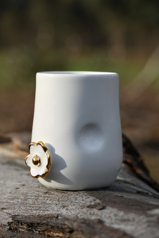 Porcelain Gold Flowers Thumb Mug