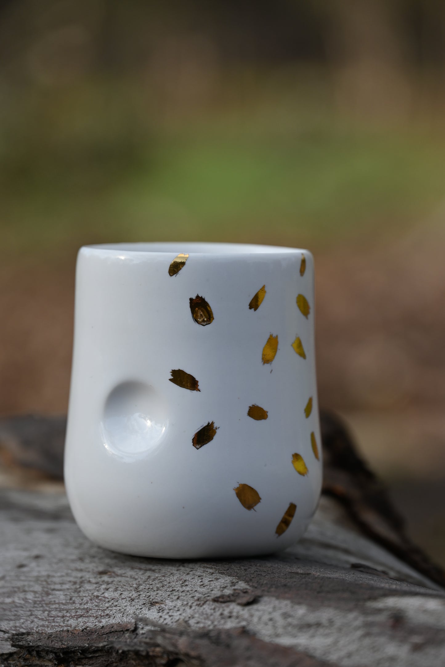 Gold Spots Porcelain Thumb Mug